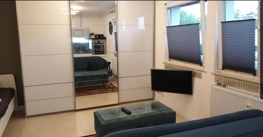 Apartment Mit Schöner, Moderner Einrichtung *